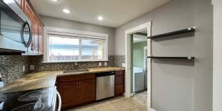 Charming 2 Bed 1 Ba House in Gladstone - Garage, Washer and Dryer, Landscaping Including! Gallery 14