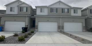 BEAUTIFUL 3-BEDROOM 2.5 BATH TOWNHOME FOR RENT Gallery 1