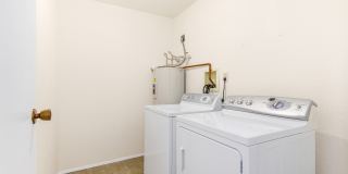 Redmond 3 Bedroom 1.5 Bath Garage Duplex Gallery 24