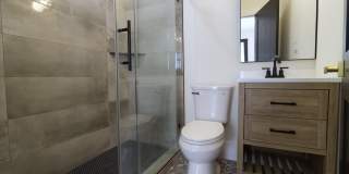 Beautifully Renovated 2-Bedroom Apartment in Duck Pond Gallery 7