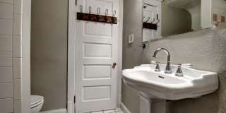 Beautiful two story unit with Victorian charm Gallery 10