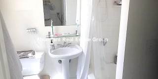 17 Centre St Gallery 16