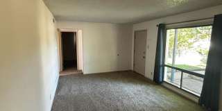 Beautiful 2-bed, 1 bath Home Gallery 6