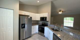 Desirable SE Ocala Neighborhood 3/2/2 *WON'T LAST* Gallery 11