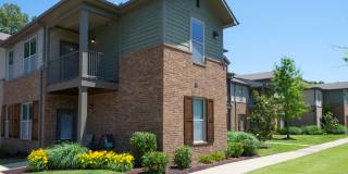 Hall Creek at Arlington Apartment Gallery 24