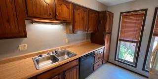 2 Bed/1.5 Bath Townhome in Iowa City! Gallery 4