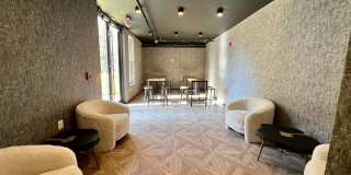 725 W Pratt Gallery 106