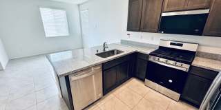 AMAZING, CORNER LOT, UPGRADED TOWNHOME IN "HENDERSON!!"  NEXT DOOR TO COMMUNITY DOG PARK!! Gallery 40