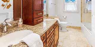 116 E 55th St Gallery 16