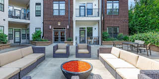 1810 Belcourt Gallery 46