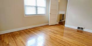 2435 W Balmoral Avenue Gallery 14