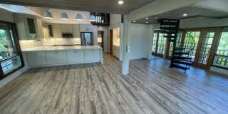 Across the street from the beach on Halama with ocean-view lanai Gallery 1