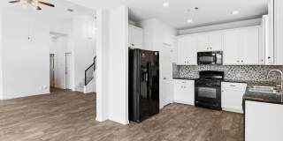 Stylish Open-Concept Home with Main Floor Primary Retreat Gallery 9
