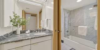 Island View at Waikiki Landmark: Waikiki Luxury Condo w/ Pool, Spa, Gym &amp; Lanais Gallery 28