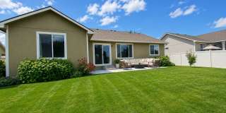 West Valley Is Calling Your Name; From A Fireplace, Fenced Yard & Double Garage—July Can't Get Here Fast Enough! Gallery 12