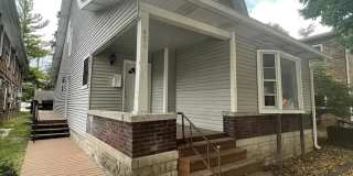 Great location in the heart of Bloomington! 5 Bedrooms Great location in the heart of Bloomington! 5 Bedrooms Gallery 10