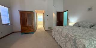 Beautiful 3 bedroom 2.5 bathroom pool home Gallery 19