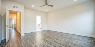 44764 TIVERTON Square Gallery 9