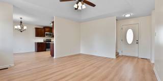 Pet Friendly Three Bedroom with Bonus! Gallery 5