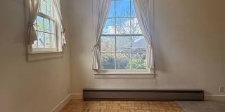 Airy two bedroom apartment in Railroad District | Available Now Gallery 4