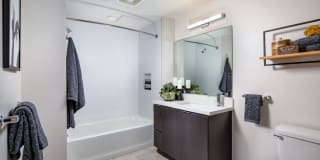 Llewellyn Gallery 22