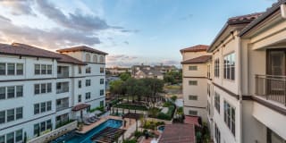 Overture Stone Oak Age 55+ Apartment Homes Gallery 1