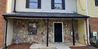 2 Bedroom 1.5 Bath Townhome Gallery 1