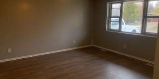 Beautiful, spacious 3 bed 2 bath home in Englewood Gallery 6