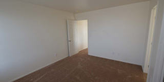 Spacious 3-Bedroom Henderson Home with Dual Garages! Gallery 38