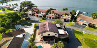 Casa Rio Waterfront Condominium Gallery 3