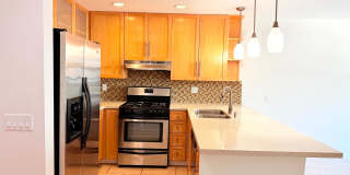 Fantastic Spacious 2 bed 2 bath condo in prime Sherman Oaks - Studio City with Pool and Gym! Gallery 8