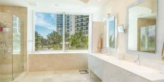 18101 Collins Ave Gallery 7