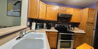 Charming Fully Furnished Home located in the vibrant city of Medford! Gallery 15