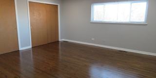 2001 Walters Avenue Gallery 10