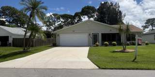 1641 SE CLEARMONT Street Gallery 1