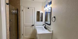Great Townhome in the Pocket area close to everything! Gallery 16