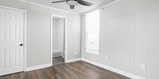 413 E Caven Street Gallery 15