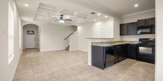AVAILABLE NOW! Nice 3 bedroom townhouse located in Northeast San Antonio! Gallery 1