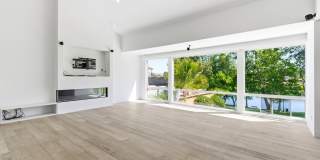 Luxury waterfront living in Calabasas Luxury waterfront living in Calabasas Gallery 15