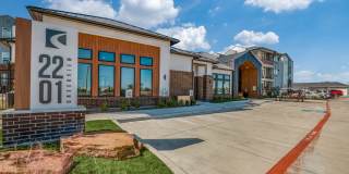 2201 Creekview Gallery 36