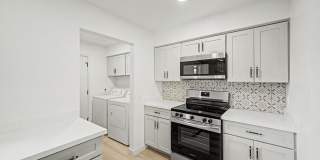 Fully Remodeled South Tempe 3BR Townhome w/ Private Yard, W/D & Parking Gallery 6