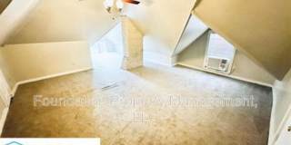 2106 Court Avenue Gallery 12