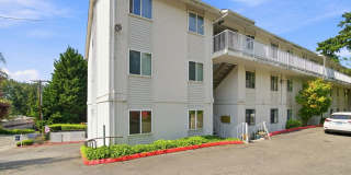 2Bd/1Ba Kirkland Condo Gallery 1