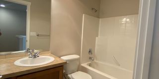 Rare Liberty Lake Townhome in Rocky Hill – 3 Bed, 2.5 Bath End Unit Available July 15th Gallery 24