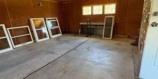 Charming 3-Bedroom Home with Spacious Backyard – Prime Location Gallery 24