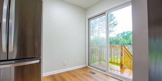 Beautifully Remodeled Modern 5 Bedroom / 3 Bath Home Near Millard North Gallery 9
