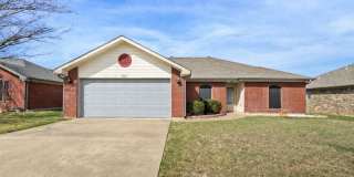 Move-In Ready 4/2 with No Carpet, Washer & Dryer Included – Prime Killeen Location Near Fort Hood! Gallery 1