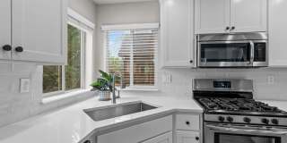 Beautiful SE Bend Home | Spacious Floorplan | Fenced Backyard | Near Parks & Trails Gallery 15