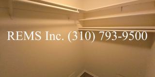 Large 4 Bedroom Single-Family Home with Pool & 2-Car Garage Gallery 23
