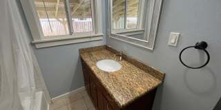 Charming 2 Bed 1 Ba House in Gladstone - Garage, Washer and Dryer, Landscaping Including! Gallery 18